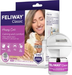 Front view of the FELIWAY Classic cat calming diffuser kit box and plug-in device.