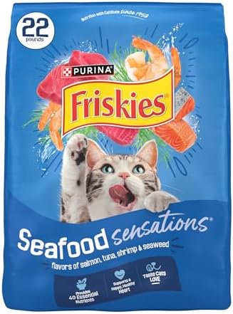 Close-up of seafood sensations dry cat food kibble featuring salmon and tuna flavors